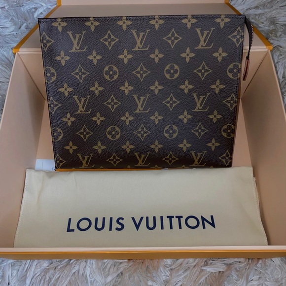 Louis Vuitton Toiletry Pouch 26 🤎SOLD🤎 - Picture 2 of 6